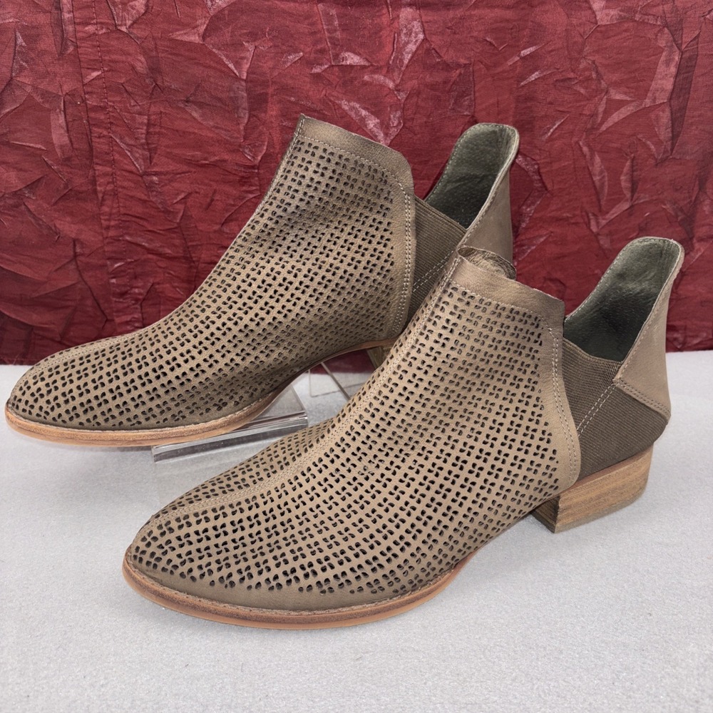 Vince Camuto Celena Brown Leather Ankle Booties Laser Cut Women's 9M EUC‎